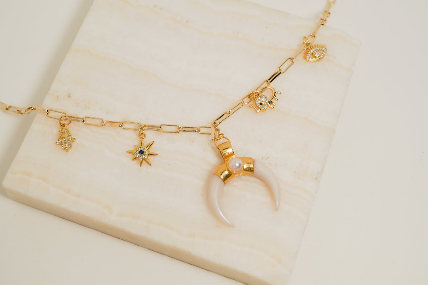 Collar de cuerno