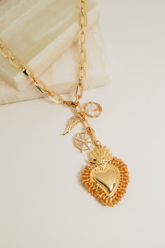 Collar corazón de fuego