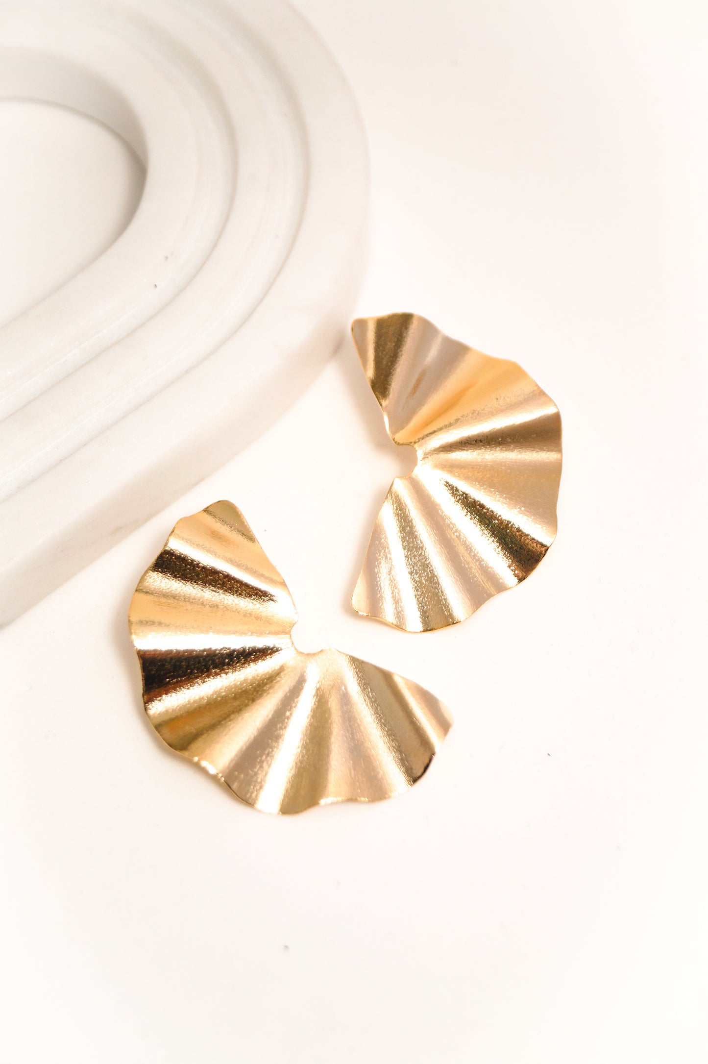 Aretes Dorados Espejo con Baño de Oro de 24K