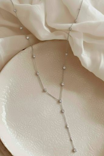 Collar Escote Profundo Plateado