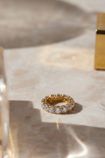 Anillo Dorado Zirconias