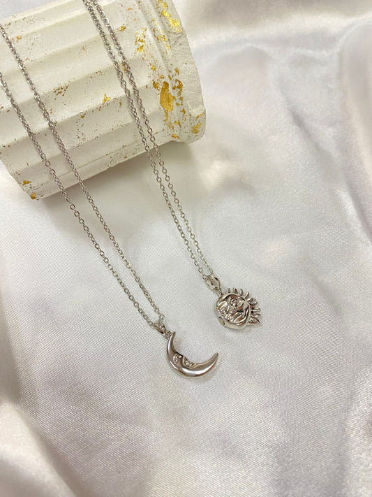 Collar de Pareja Sol y Luna Plateado Magnético