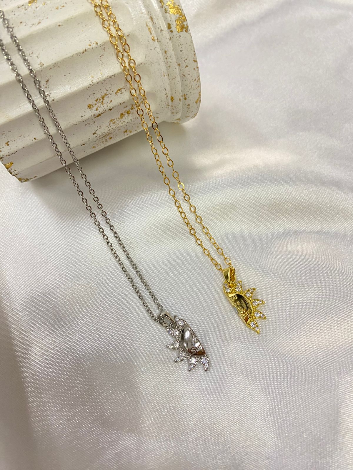 Collar de Pareja Sol Magnético