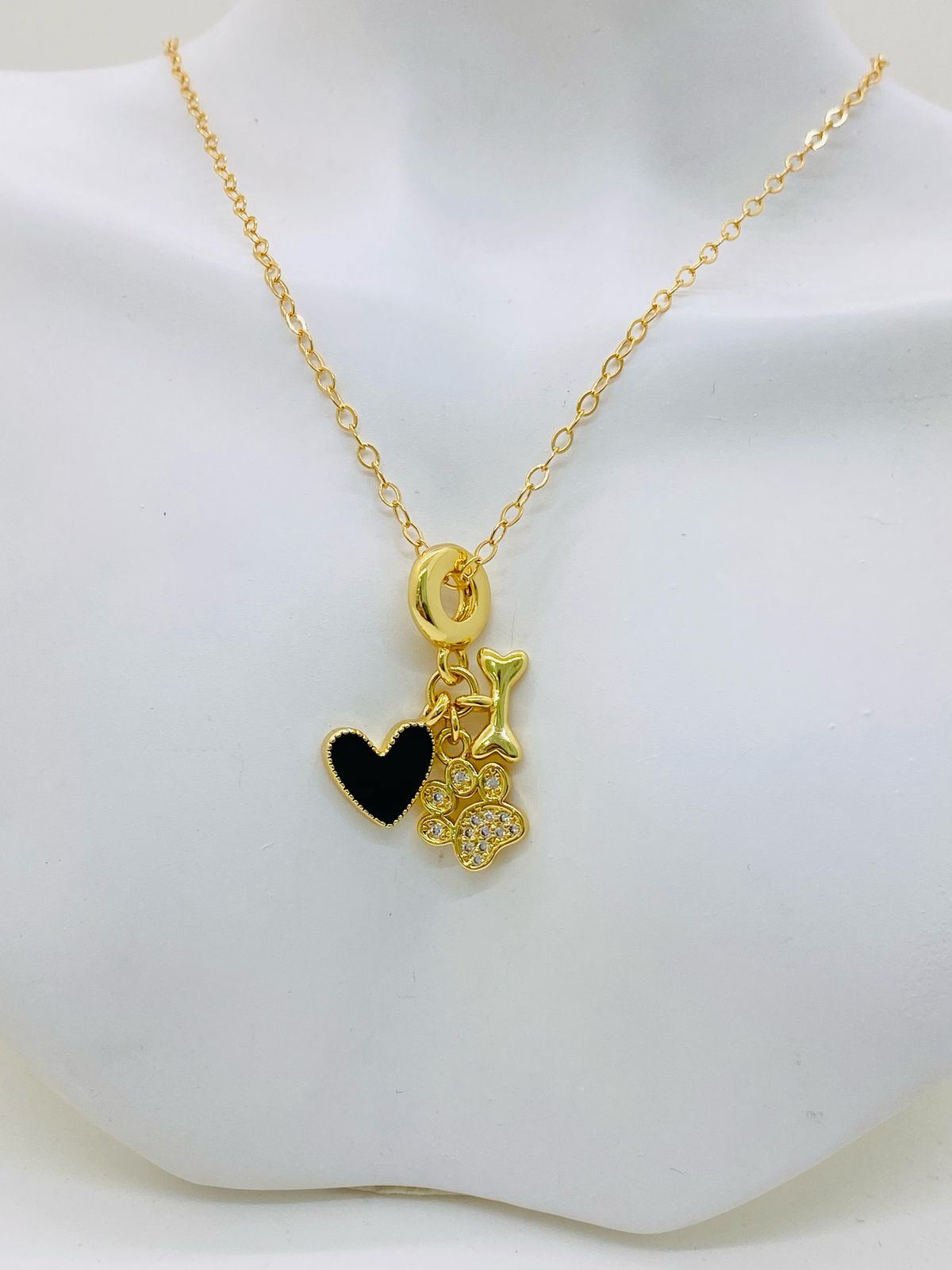 Collar Dije Hueso de Perro, Corazón y Huella