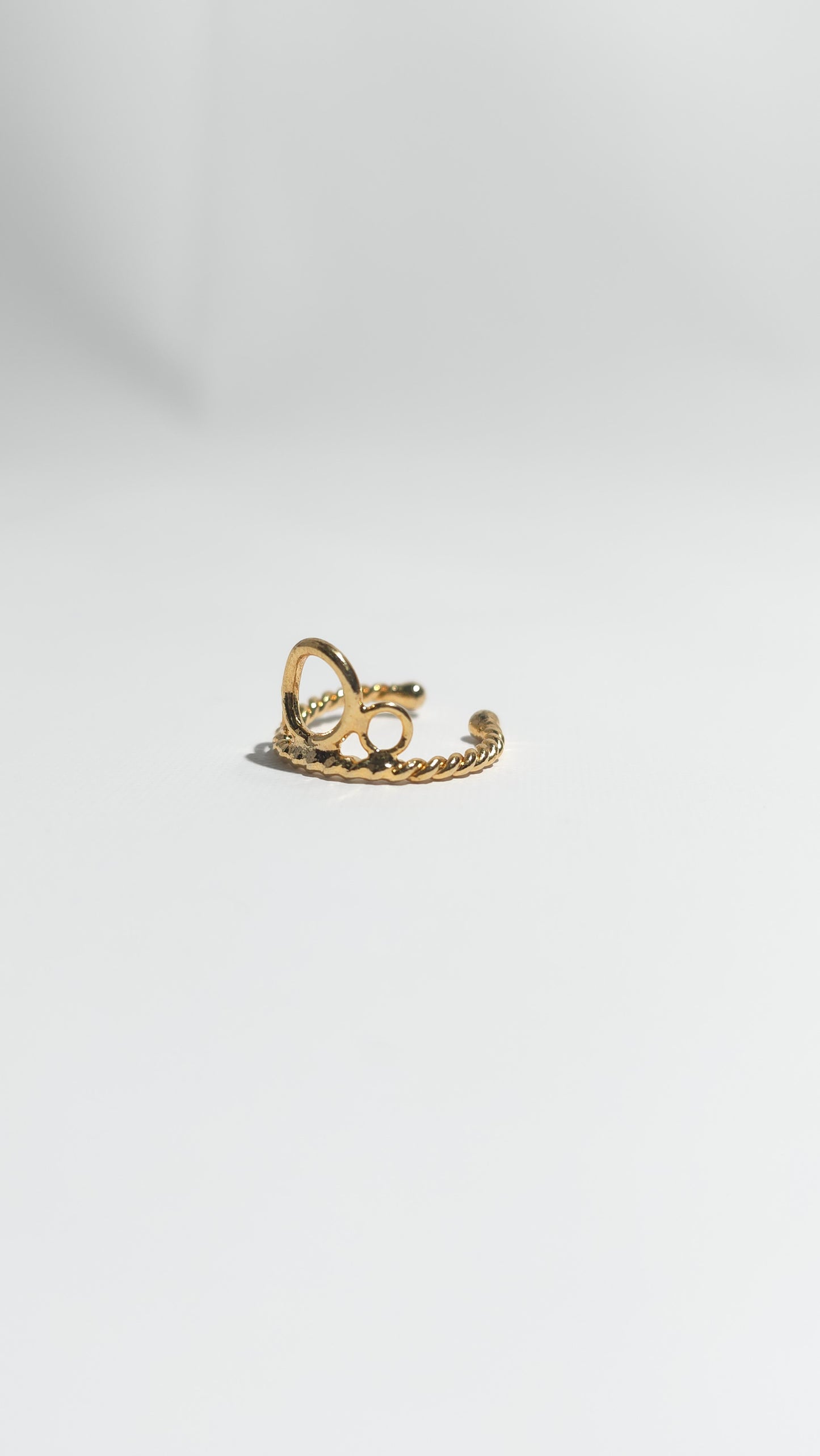 Anillo Mid-Finger "Aura Dorada"