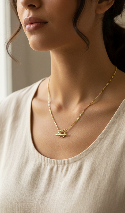 Collar Cadena Fina con Cierre Marinero T-Bar