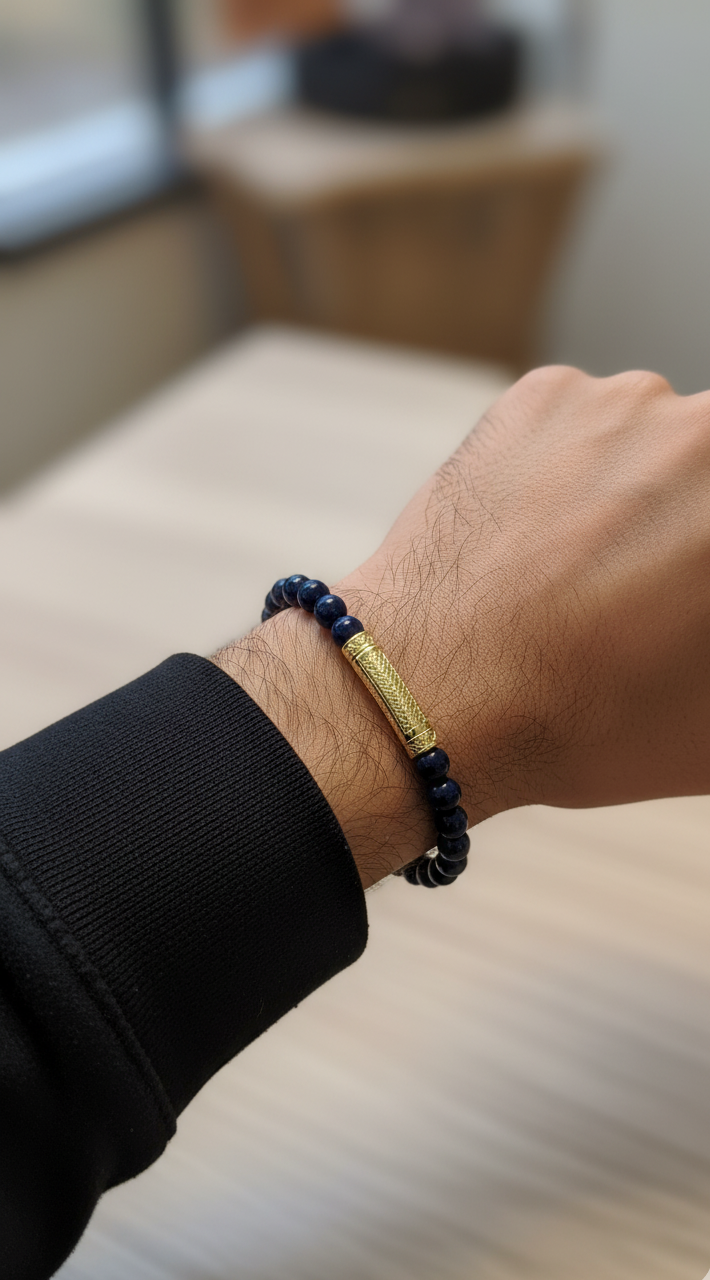 Pulsera "Noche Dorada" de Lapislázuli con Cilindro Texturizado