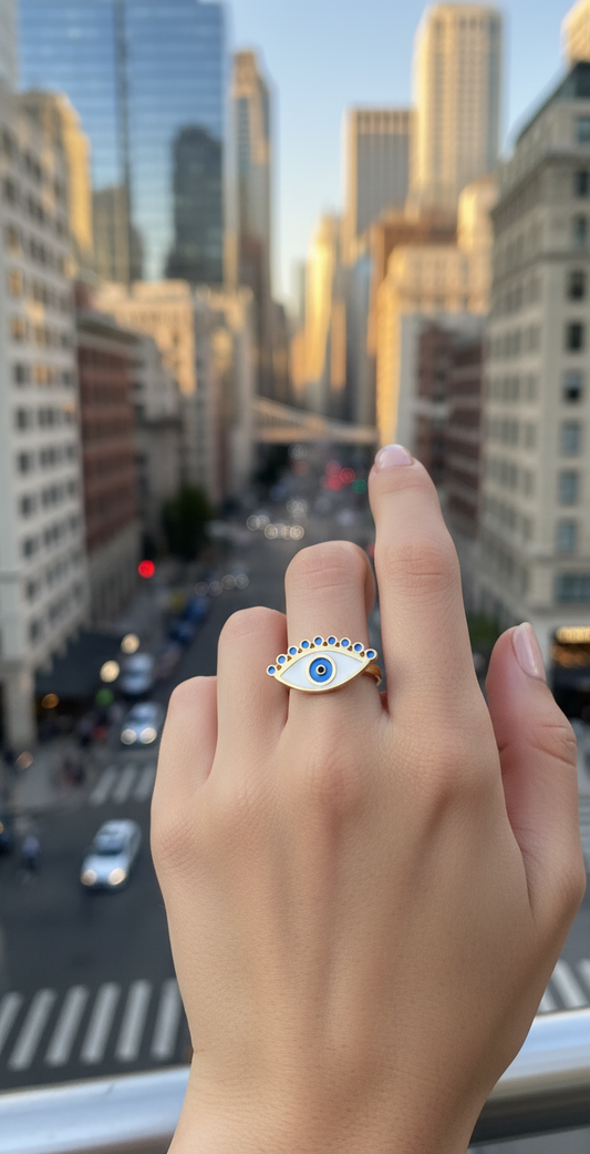 Anillo Guardián Dorado: Ojo de la Suerte