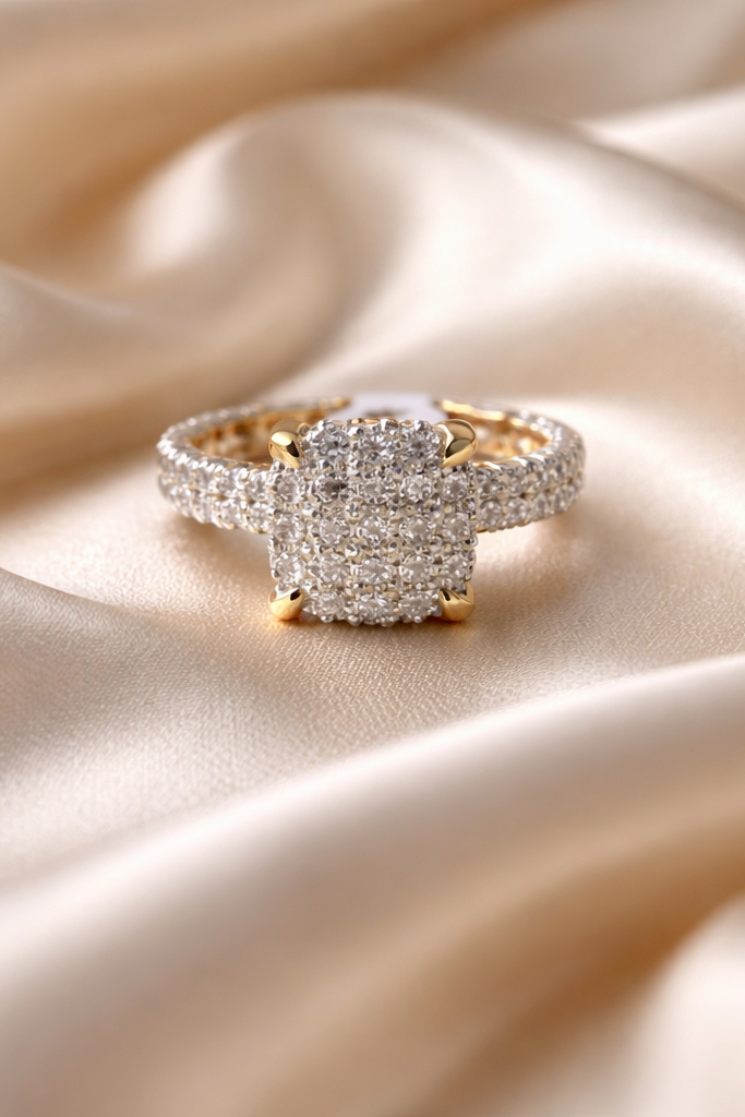 Anillo Cushion Pavé de Circonias
