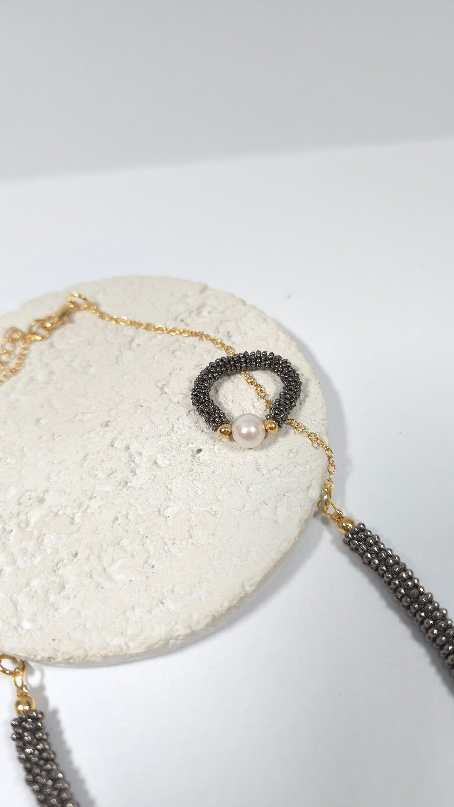 Collar Trenzado y Anillo con Perlas Naturales