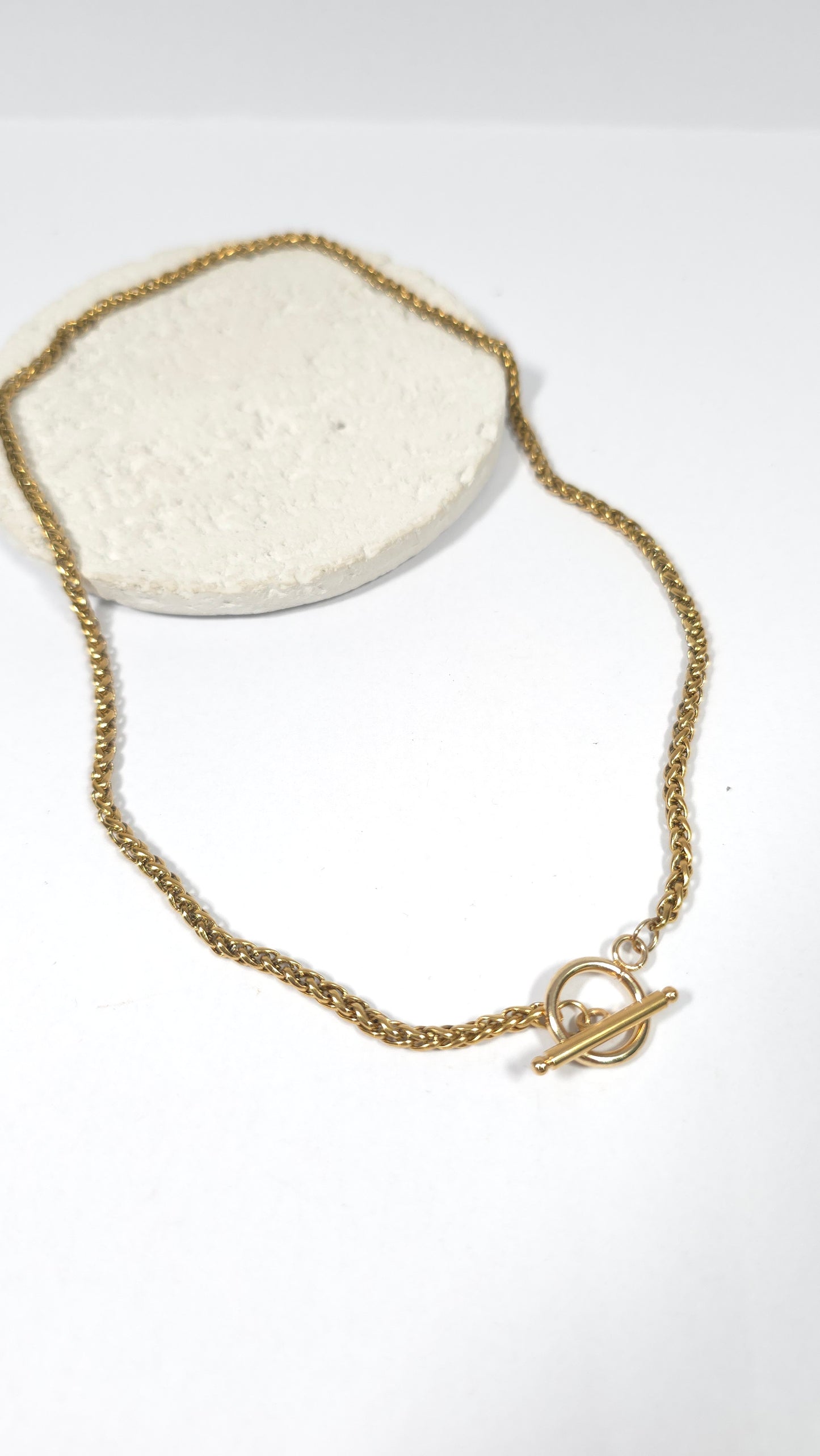 Collar Cadena Fina con Cierre Marinero T-Bar