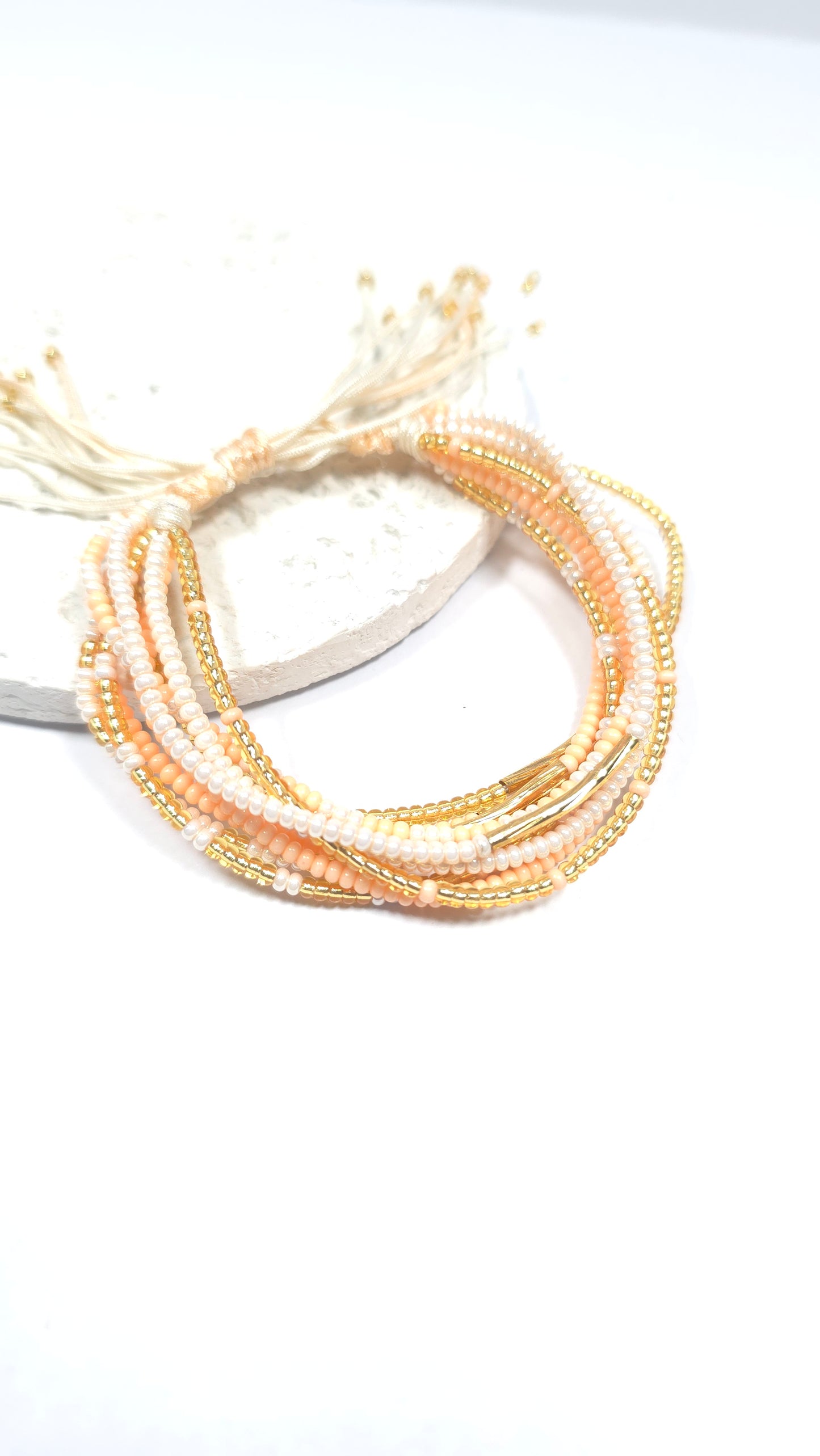 Pulsera Multi Hilos "Deseo Coral"