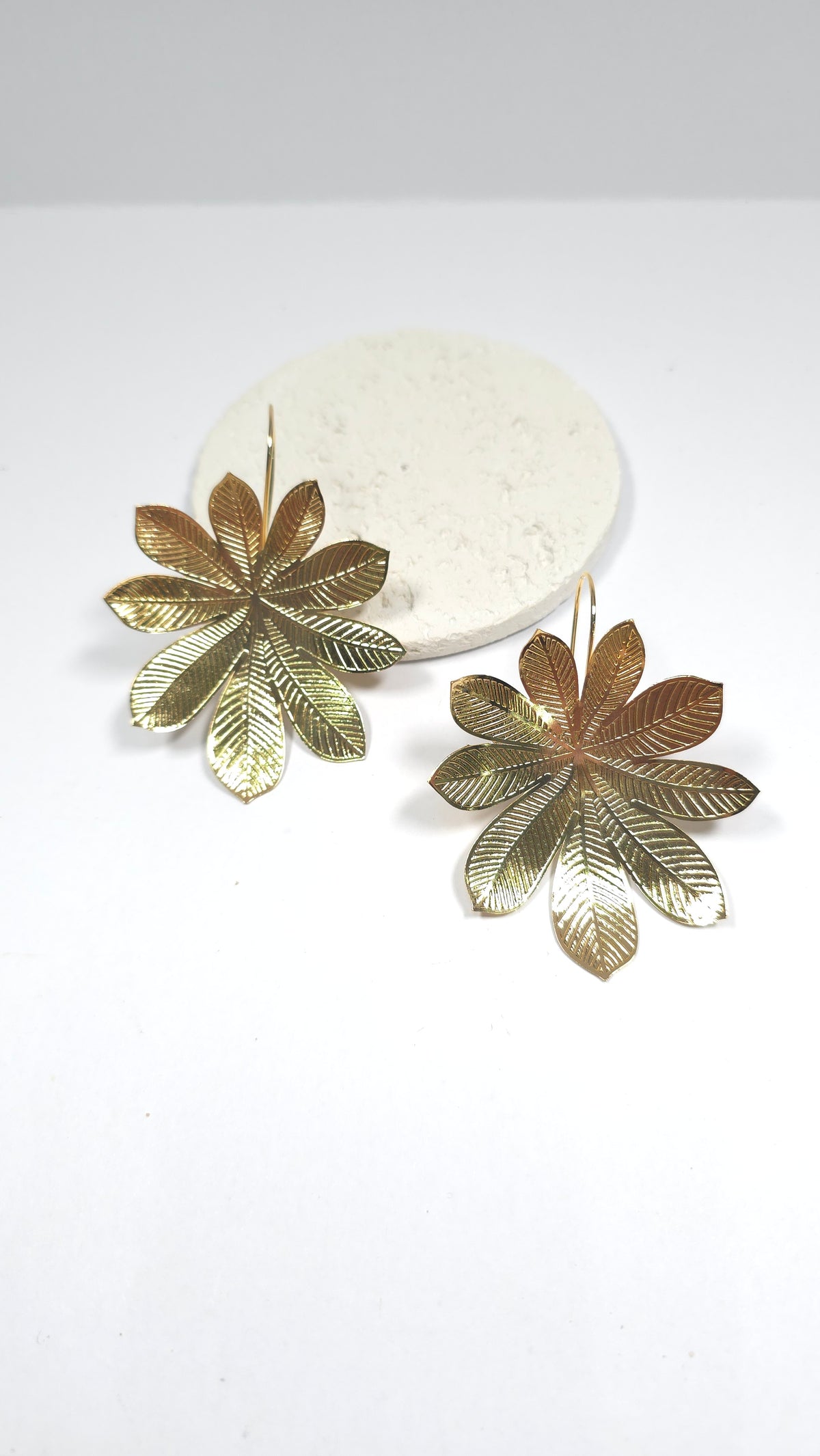 Aretes Hoja Baño Oro 18K