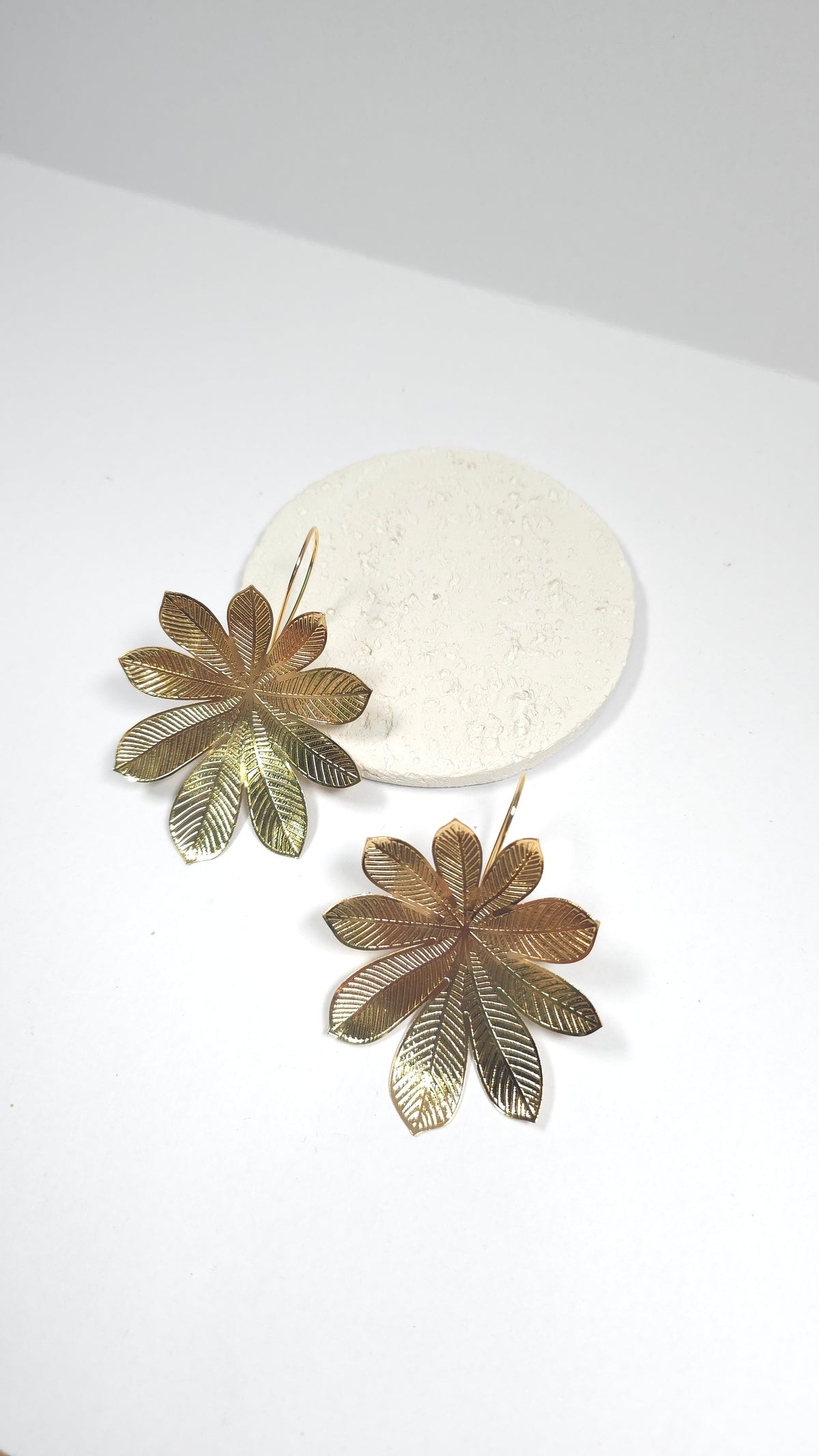Aretes Hoja Baño Oro 18K