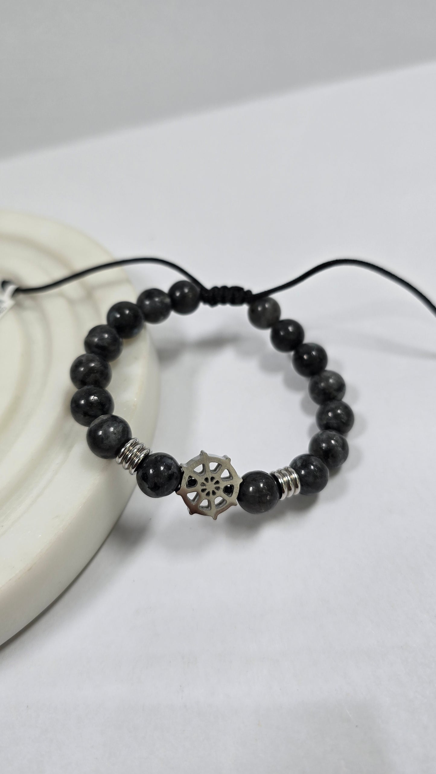 Pulsera Rueda del Dharma - Ónix Gris