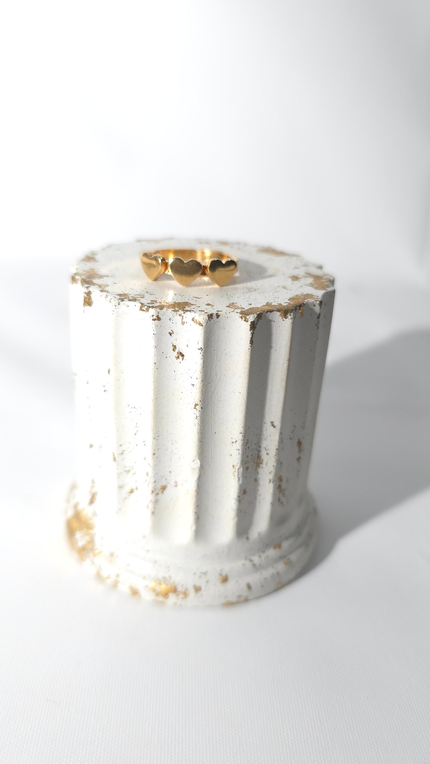 Anillo Corazón "Lazo Dorado"