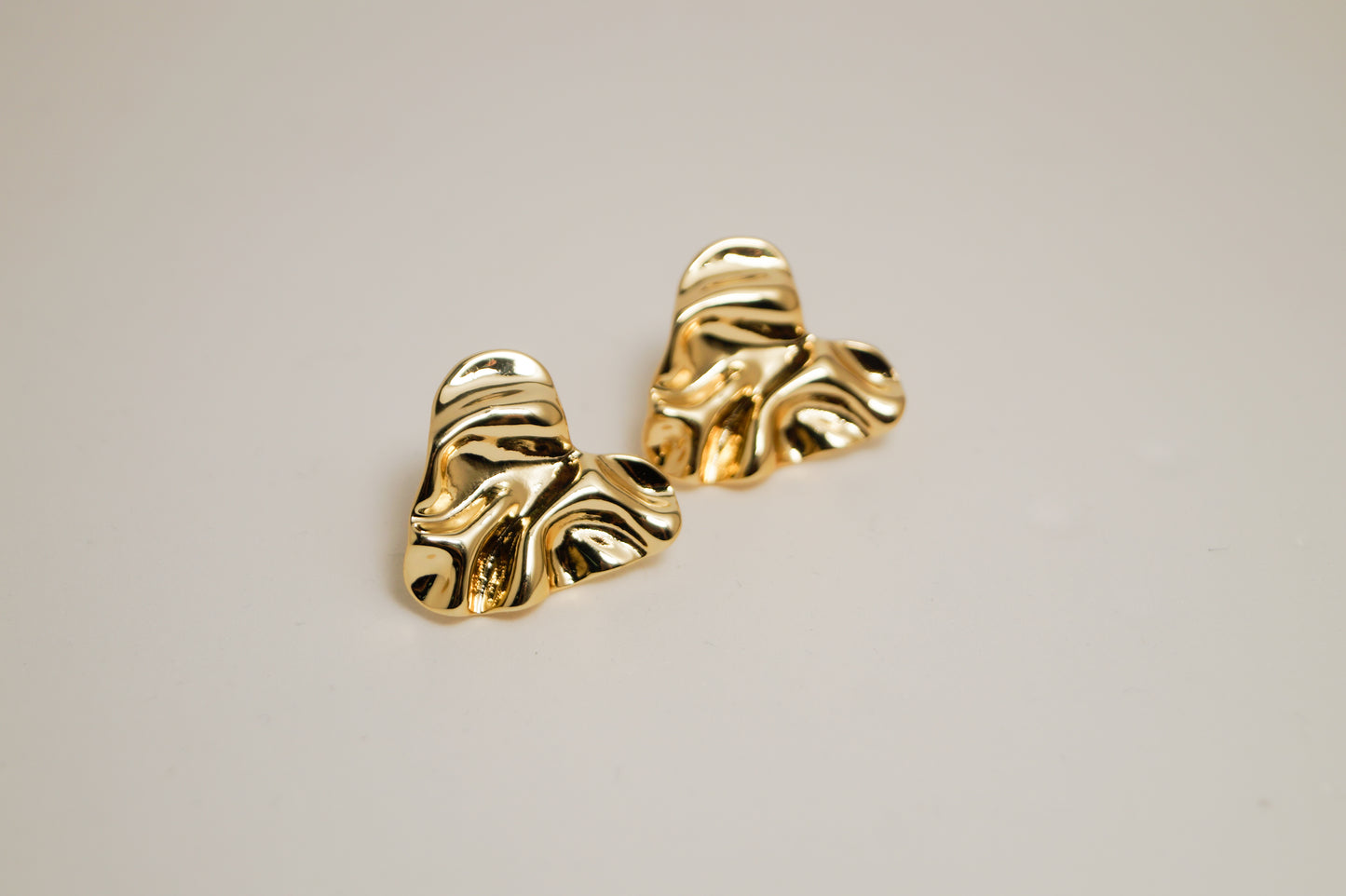 Aretes Corazón en Baño de Oro 24K