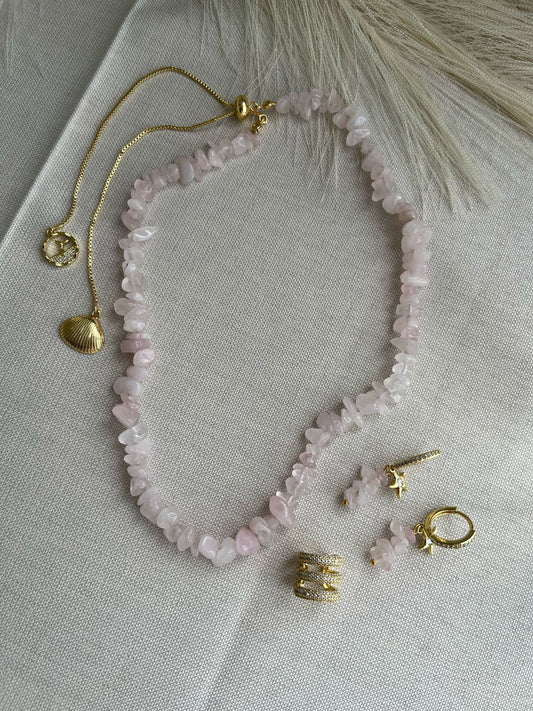 Collar y aretes Cuarzo Rosa con Baño de Oro de 24 Kilates