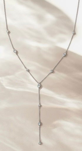 Collar Escote Profundo Ojos