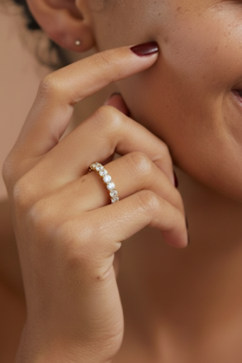 Anillo Dorado Zirconias