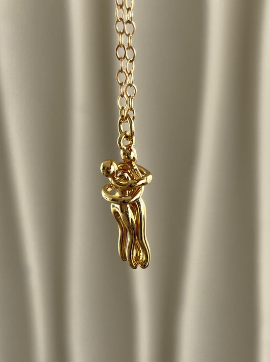Collar Abrazados en Baño de Oro 24 Kilates